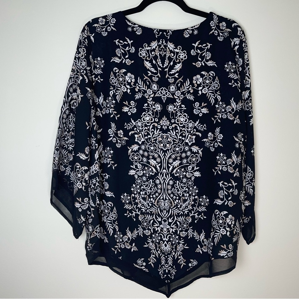 Roz & Ali | Black Floral and Beaded Neckline Blouse | Large - Picture 2 of 9